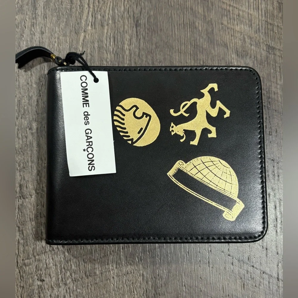 NEW | COMME des GARCONS Luxury Leather Zip Around Mens Wallet